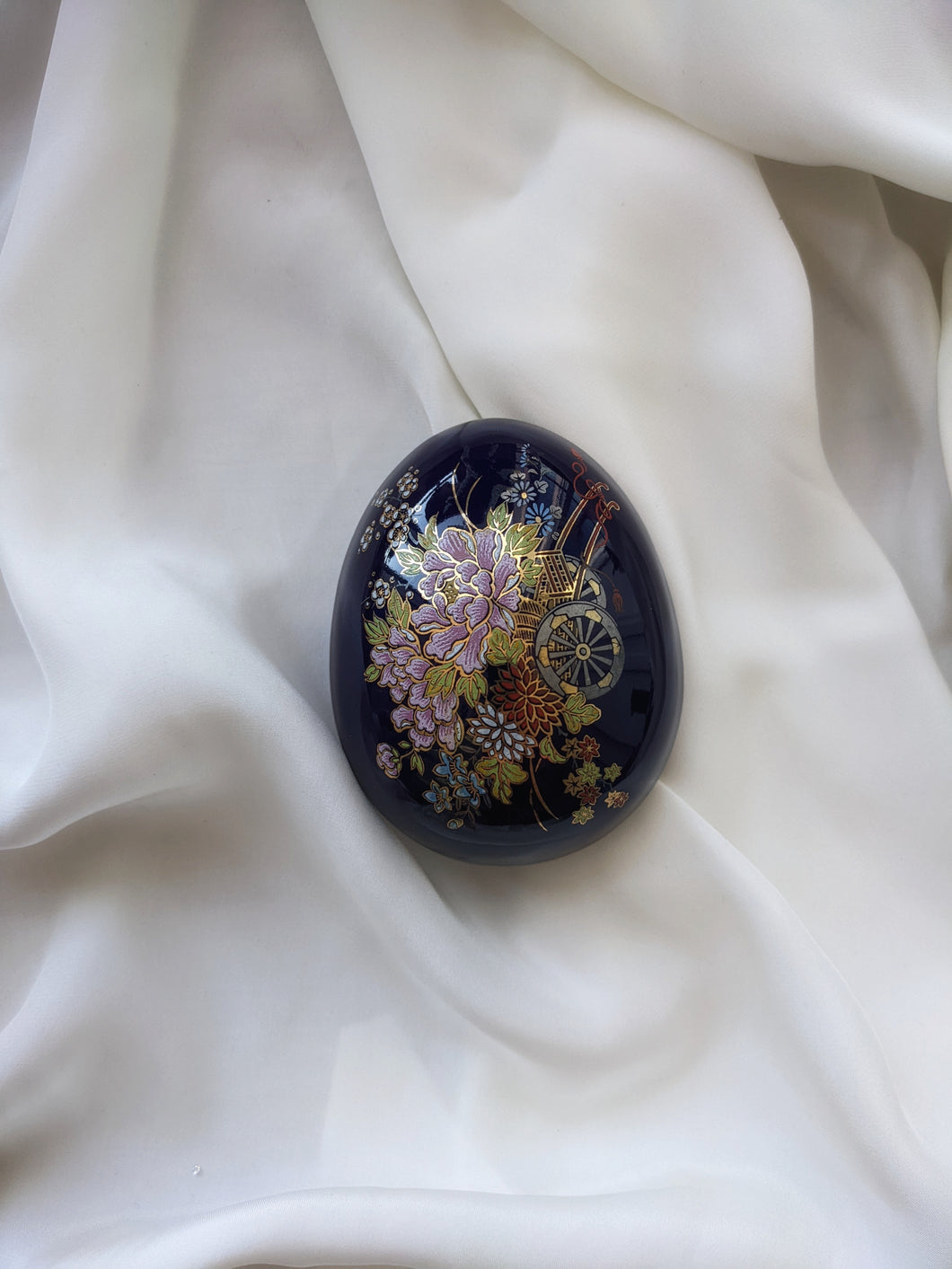 LA CHARETTE - Boîte en porcelaine japonaise Kutani